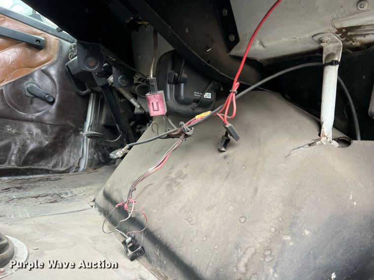 image for item LI9689 1989 Freightliner FLC  semi truck