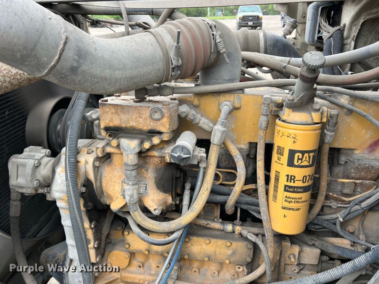 image for item LI9689 1989 Freightliner FLC  semi truck