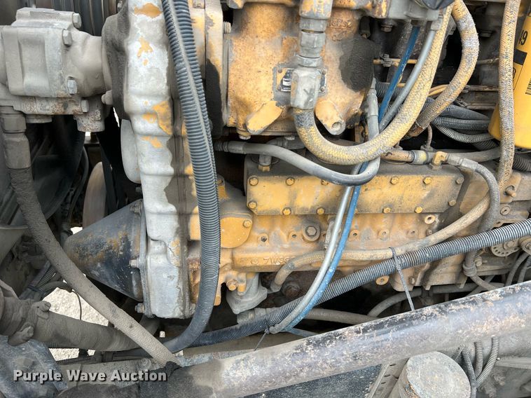 image for item LI9689 1989 Freightliner FLC  semi truck