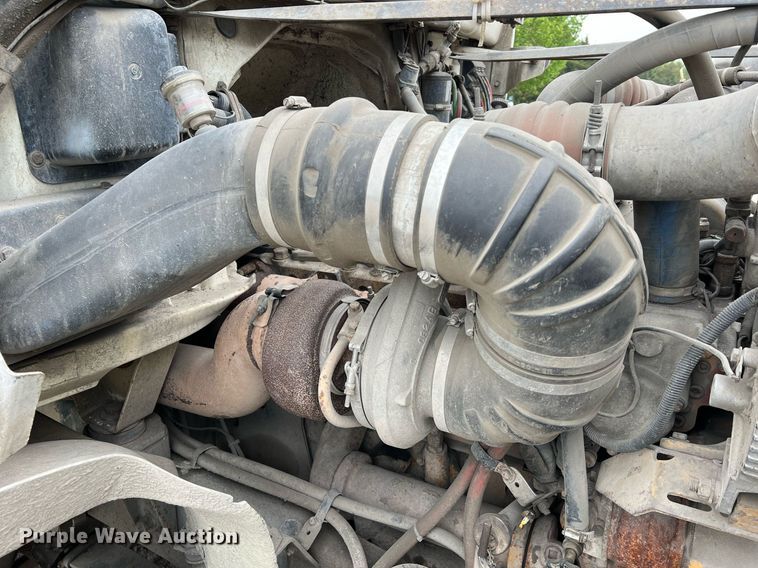 image for item LI9689 1989 Freightliner FLC  semi truck