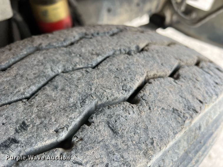 image for item LI9689 1989 Freightliner FLC  semi truck