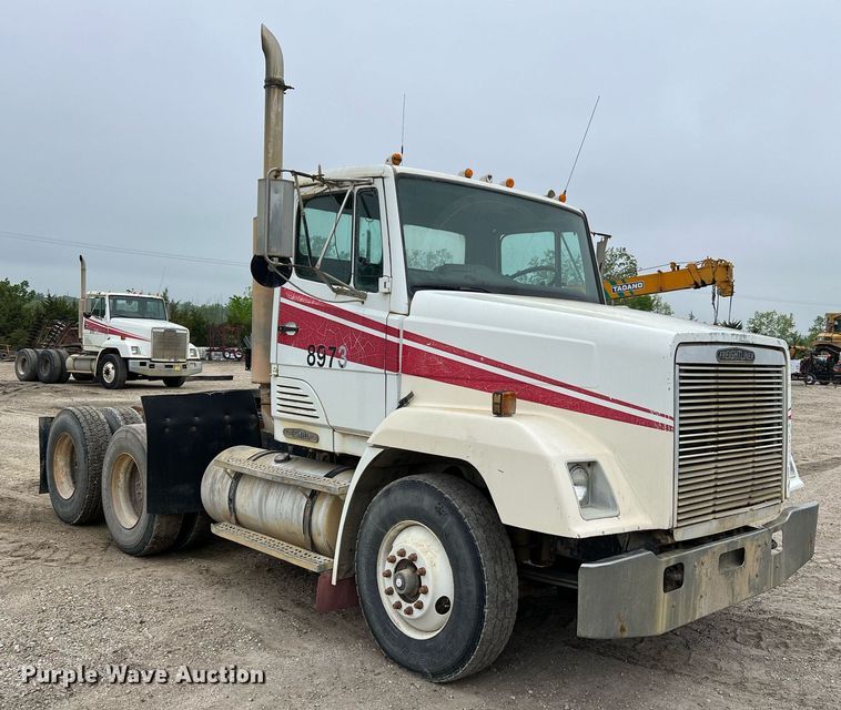 image for item LI9690 1989 Freightliner FLC  semi truck