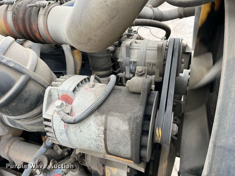 image for item LI9690 1989 Freightliner FLC  semi truck