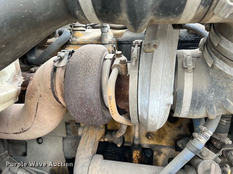 image for item LI9690 1989 Freightliner FLC  semi truck