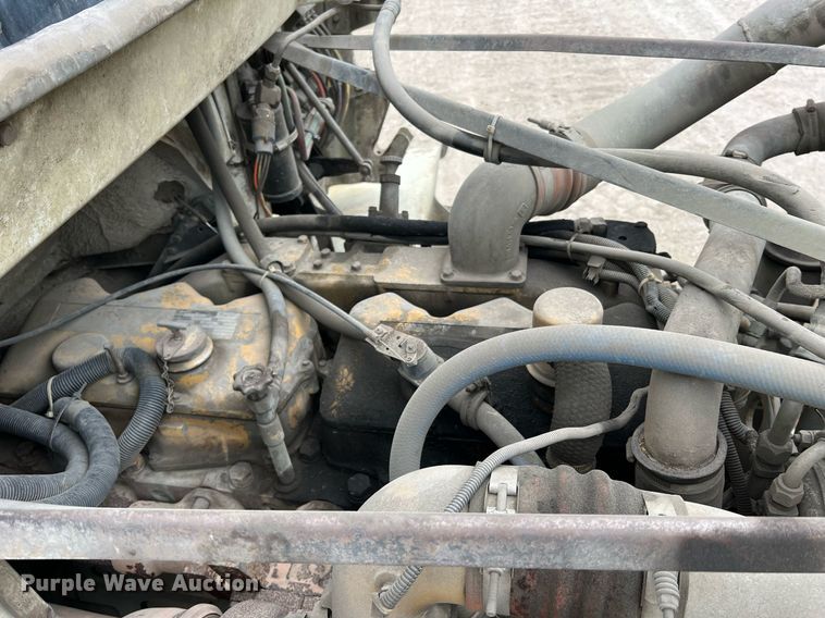 image for item LI9690 1989 Freightliner FLC  semi truck