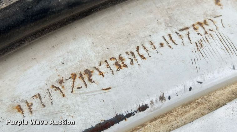 image for item LI9690 1989 Freightliner FLC  semi truck