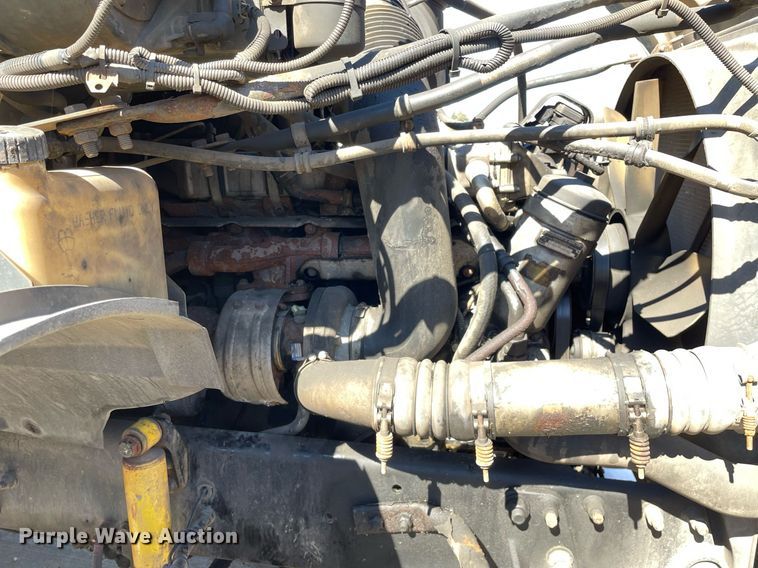 image for item LJ9556 2007 Sterling AT9500  semi truck