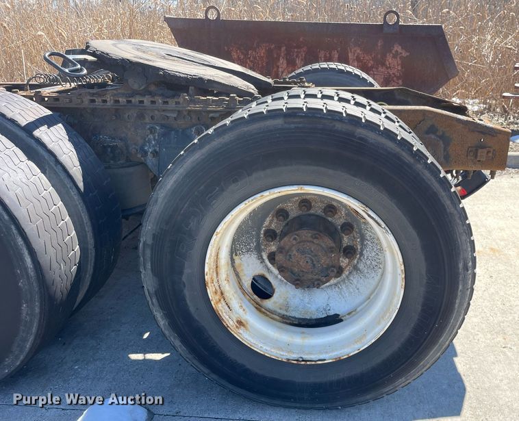 image for item LJ9556 2007 Sterling AT9500  semi truck