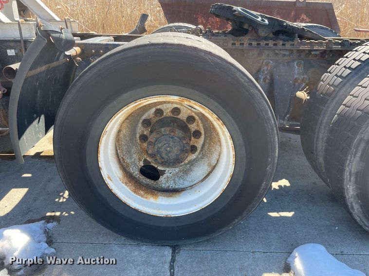 image for item LJ9556 2007 Sterling AT9500  semi truck