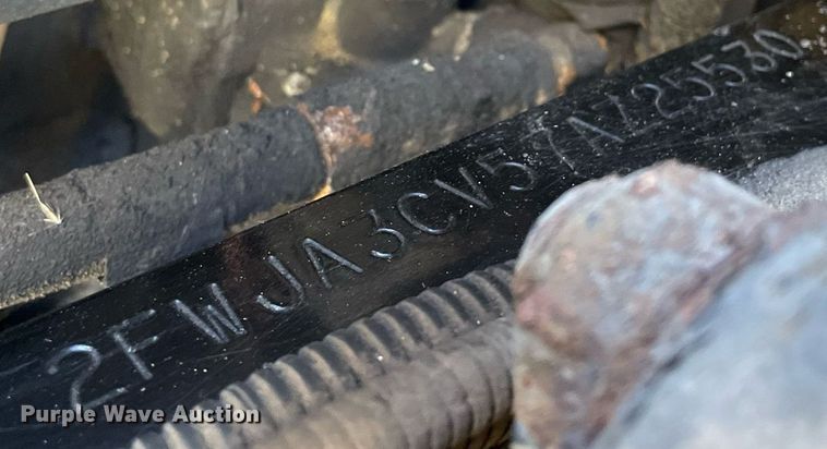 image for item LJ9556 2007 Sterling AT9500  semi truck