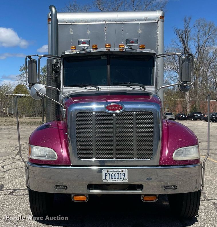 image for item LJ9629 2013 Peterbilt 337  box truck