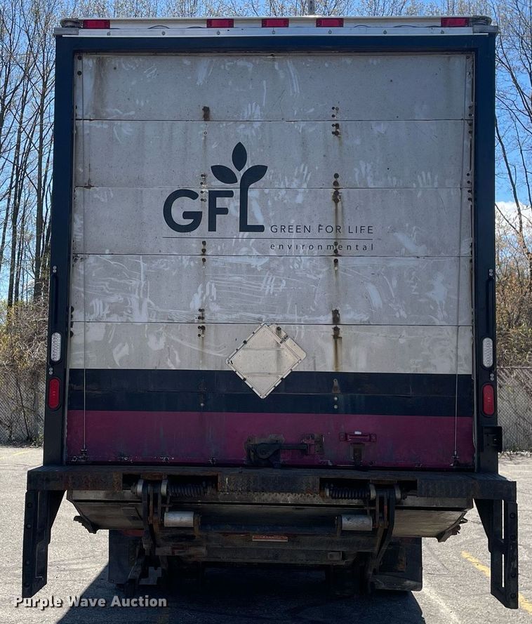 image for item LJ9629 2013 Peterbilt 337  box truck