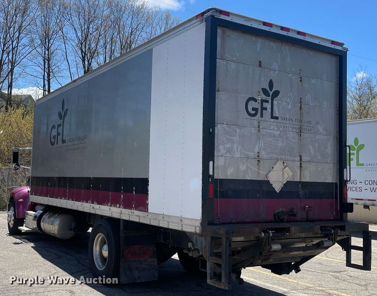 image for item LJ9629 2013 Peterbilt 337  box truck