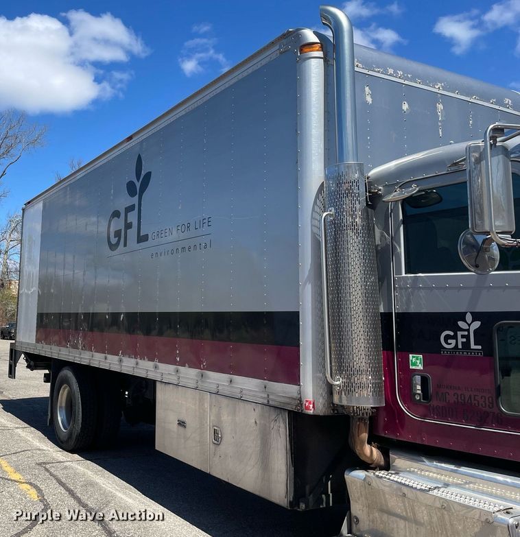 image for item LJ9629 2013 Peterbilt 337  box truck