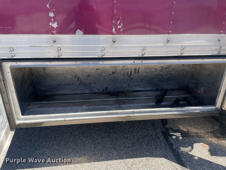 image for item LJ9629 2013 Peterbilt 337  box truck