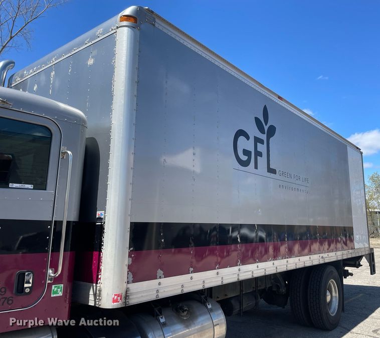 image for item LJ9629 2013 Peterbilt 337  box truck