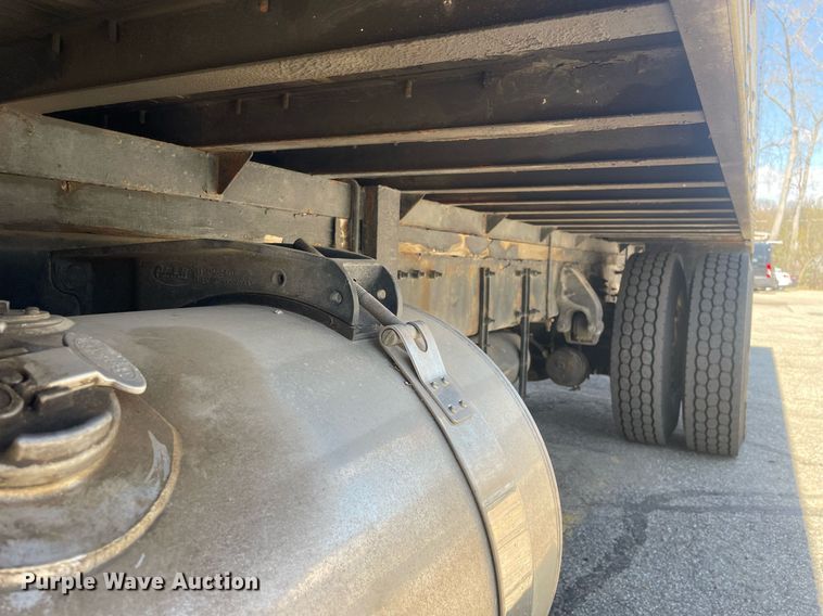 image for item LJ9629 2013 Peterbilt 337  box truck