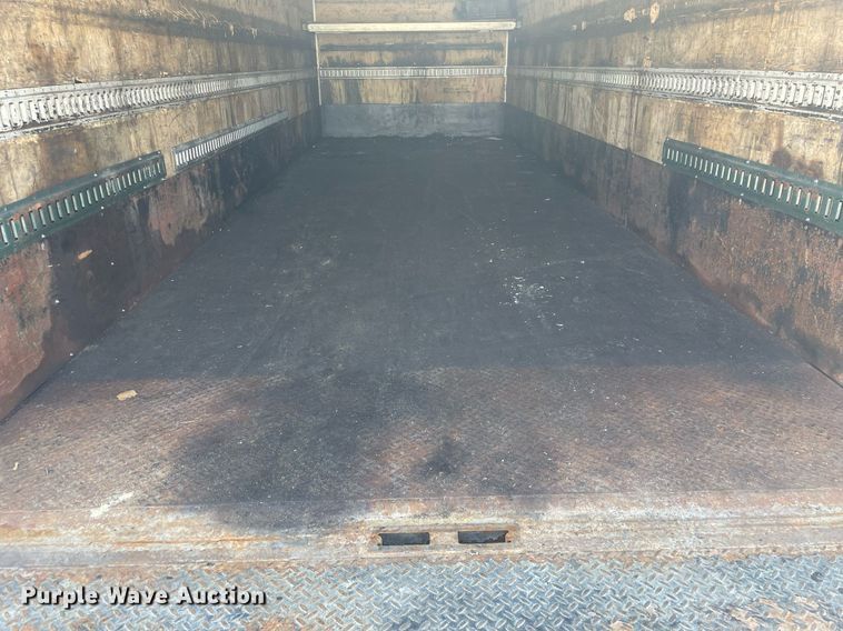 image for item LJ9629 2013 Peterbilt 337  box truck