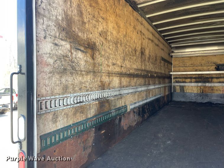 image for item LJ9629 2013 Peterbilt 337  box truck