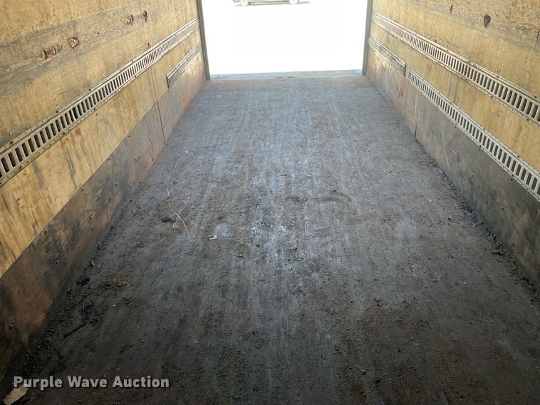 image for item LJ9629 2013 Peterbilt 337  box truck