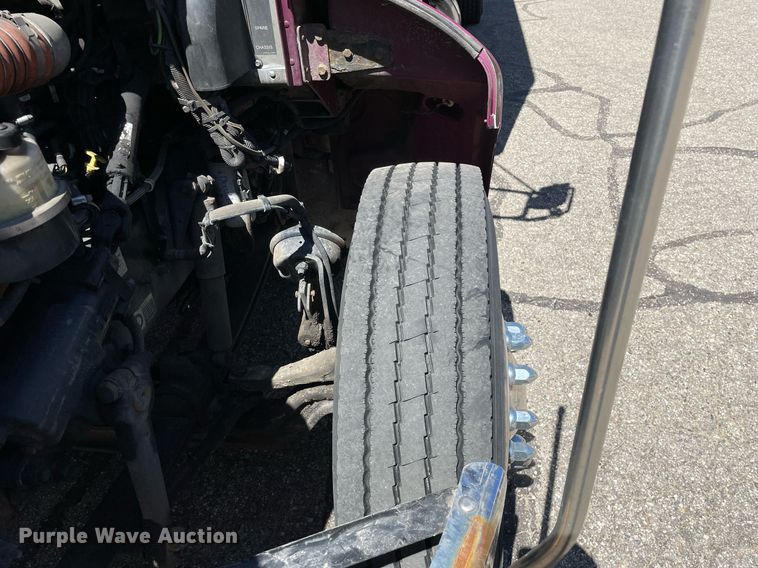 image for item LJ9629 2013 Peterbilt 337  box truck