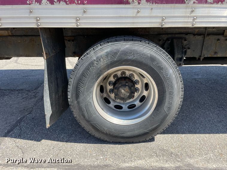 image for item LJ9629 2013 Peterbilt 337  box truck