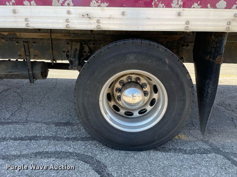 image for item LJ9629 2013 Peterbilt 337  box truck