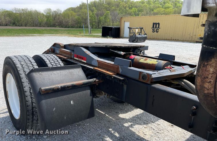 image for item LJ9636 1995 White GMC WG Series  semi truck