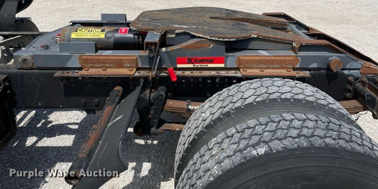 image for item LJ9636 1995 White GMC WG Series  semi truck