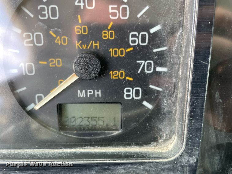 image for item LJ9636 1995 White GMC WG Series  semi truck