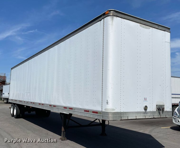 image for item LJ9651 2000 Trailmobile  dry van trailer