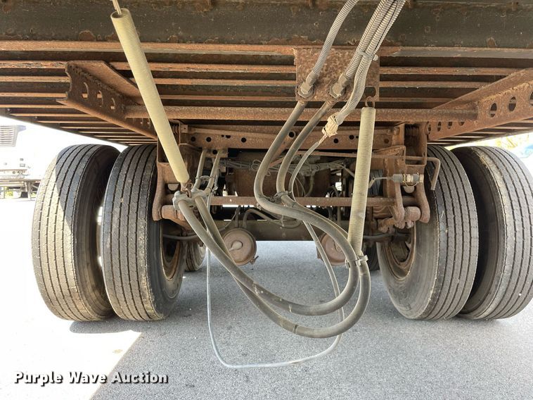 image for item LJ9651 2000 Trailmobile  dry van trailer