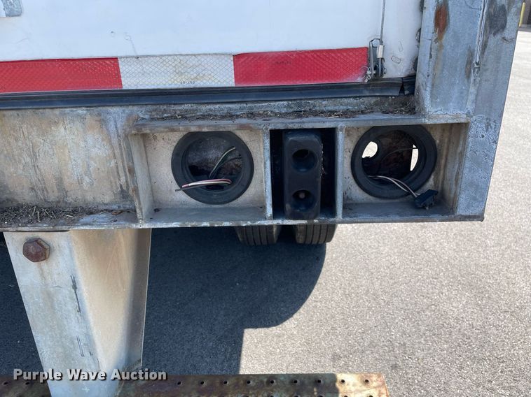 image for item LJ9651 2000 Trailmobile  dry van trailer