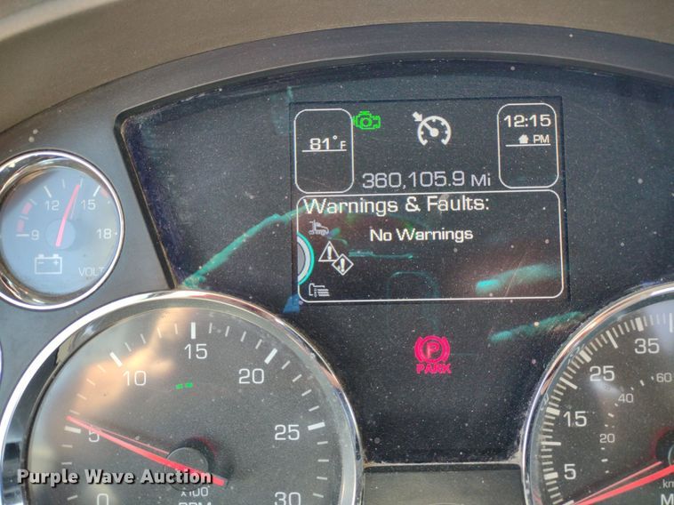 image for item LL9112 2018 Kenworth T880  semi truck