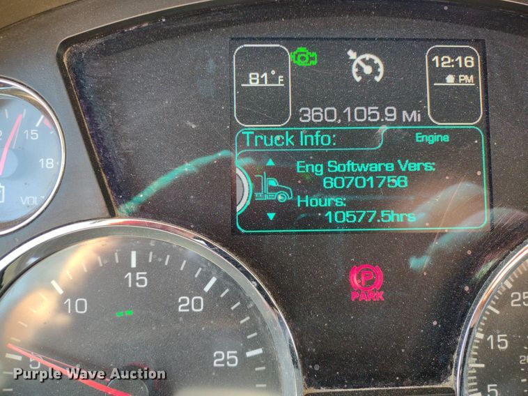 image for item LL9112 2018 Kenworth T880  semi truck