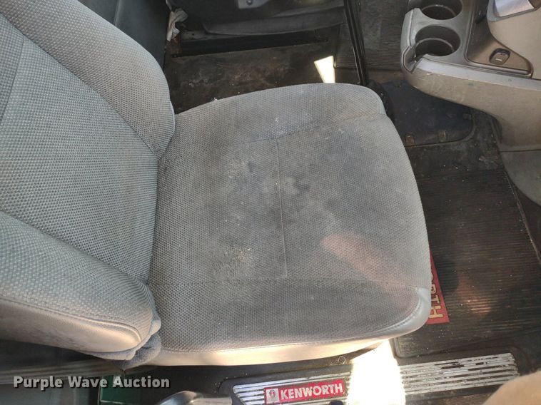 image for item LL9112 2018 Kenworth T880  semi truck