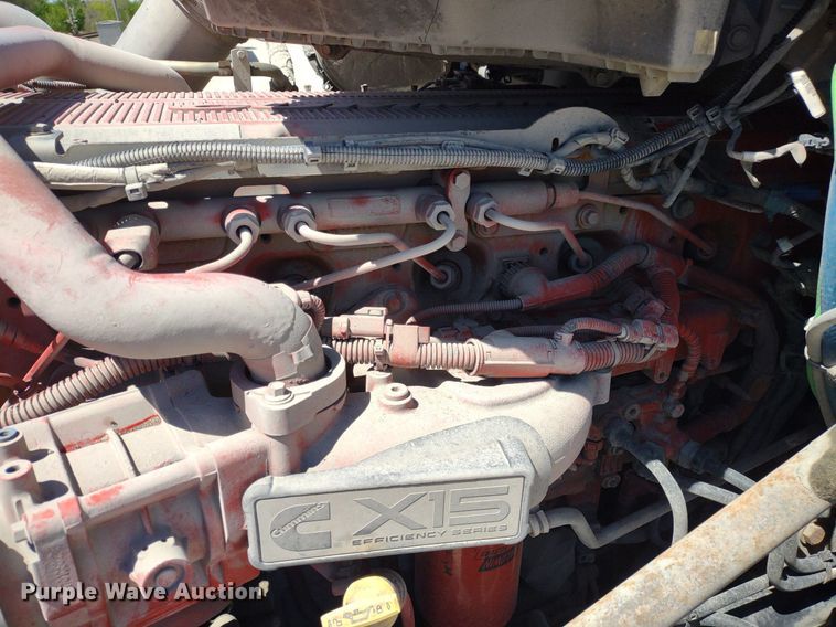 image for item LL9112 2018 Kenworth T880  semi truck