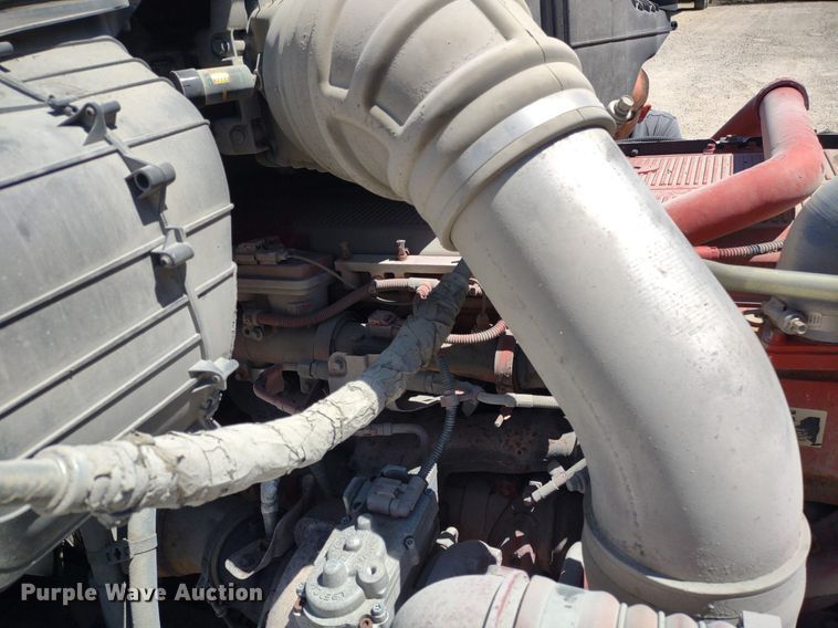 image for item LL9112 2018 Kenworth T880  semi truck