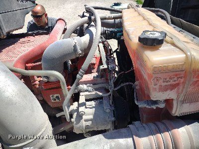 image for item LL9112 2018 Kenworth T880  semi truck