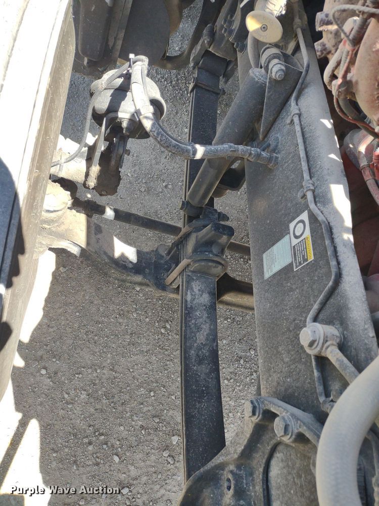 image for item LL9112 2018 Kenworth T880  semi truck