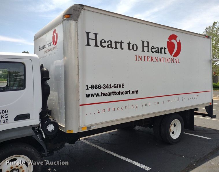 image for item LL9125 2006 Ford LCF  box truck