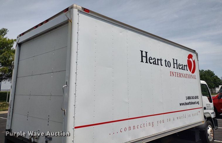 image for item LL9125 2006 Ford LCF  box truck