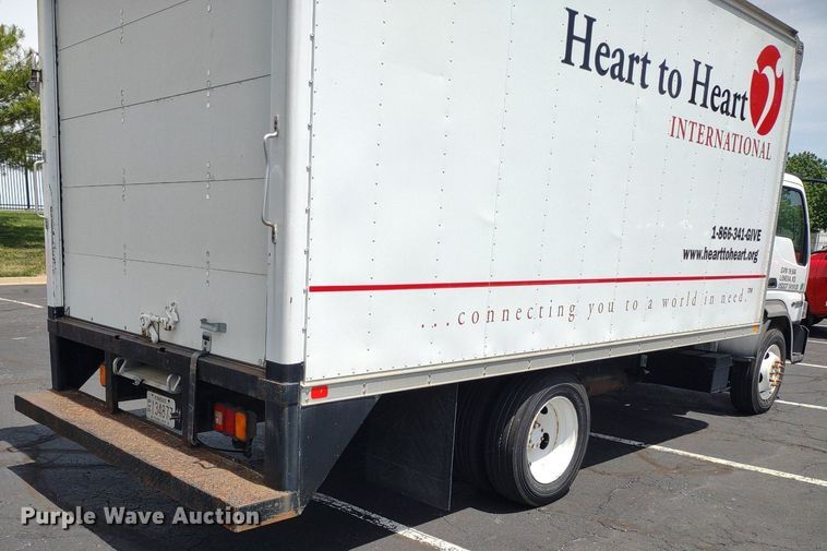 image for item LL9125 2006 Ford LCF  box truck