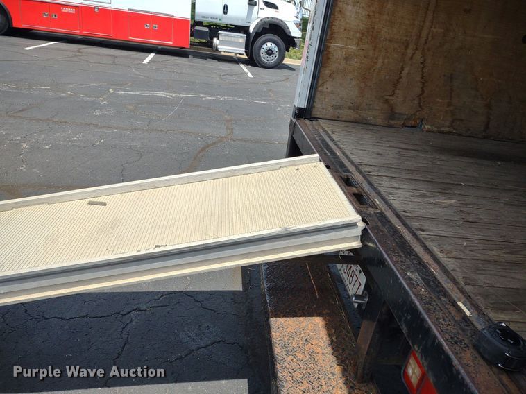 image for item LL9125 2006 Ford LCF  box truck