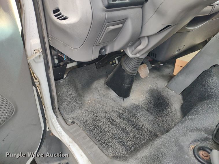 image for item LL9125 2006 Ford LCF  box truck