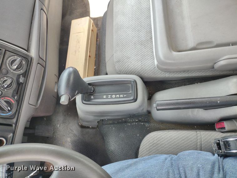 image for item LL9125 2006 Ford LCF  box truck