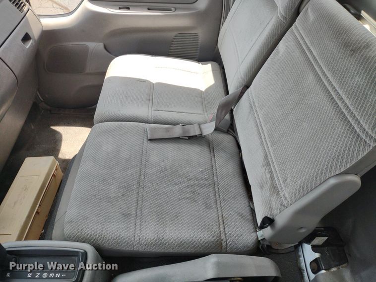 image for item LL9125 2006 Ford LCF  box truck