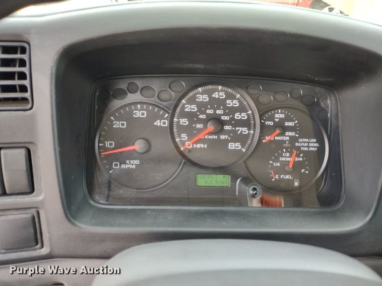 image for item LL9125 2006 Ford LCF  box truck