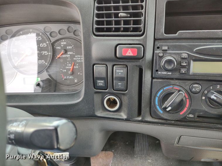 image for item LL9125 2006 Ford LCF  box truck