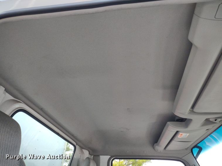 image for item LL9125 2006 Ford LCF  box truck